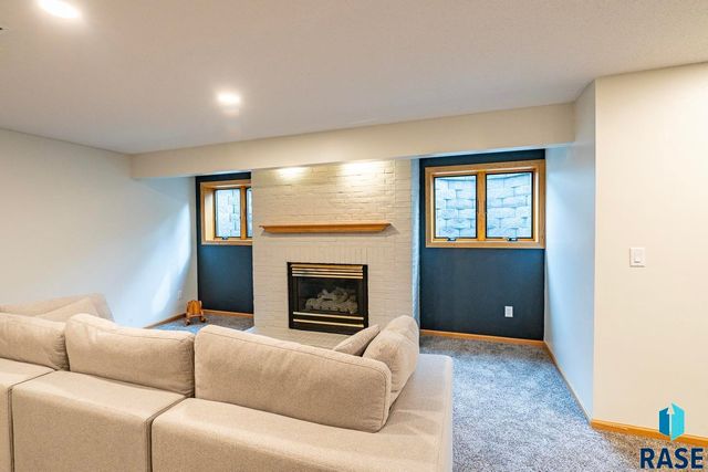 6915 W Westminster Dr Drive, Sioux Falls, SD 57106