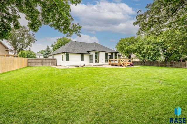 6915 W Westminster Dr Drive, Sioux Falls, SD 57106