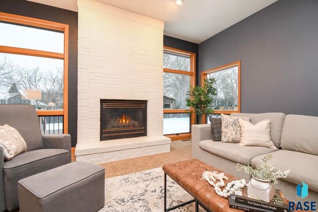 6915 W Westminster Dr Drive, Sioux Falls, SD 57106