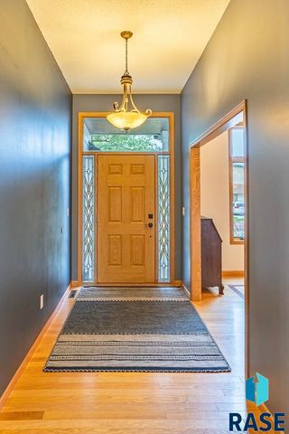 6915 W Westminster Dr Drive, Sioux Falls, SD 57106