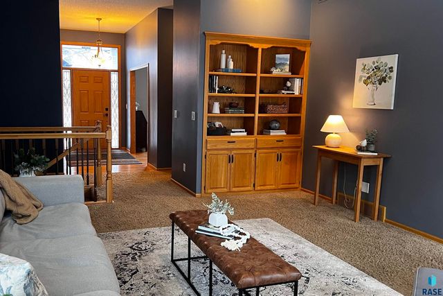 6915 W Westminster Dr Drive, Sioux Falls, SD 57106