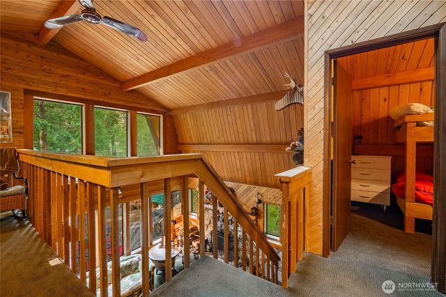 7082 Olympus Way, Glacier, WA 98244