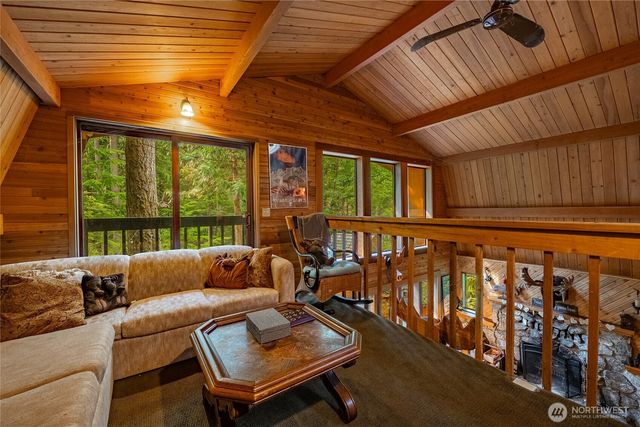 7082 Olympus Way, Glacier, WA 98244