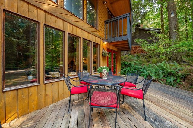 7082 Olympus Way, Glacier, WA 98244