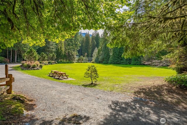 7082 Olympus Way, Glacier, WA 98244