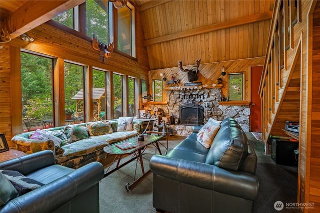 7082 Olympus Way, Glacier, WA 98244