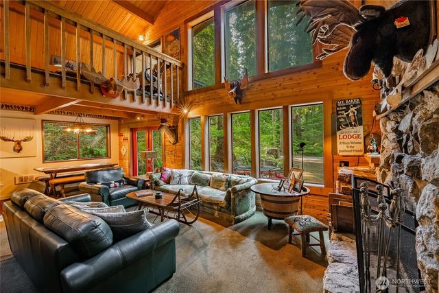 7082 Olympus Way, Glacier, WA 98244