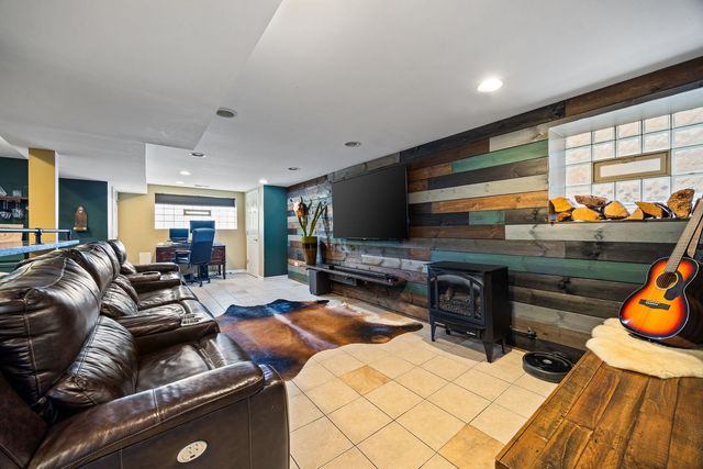1725 E 84th Street, Chicago, IL 60617