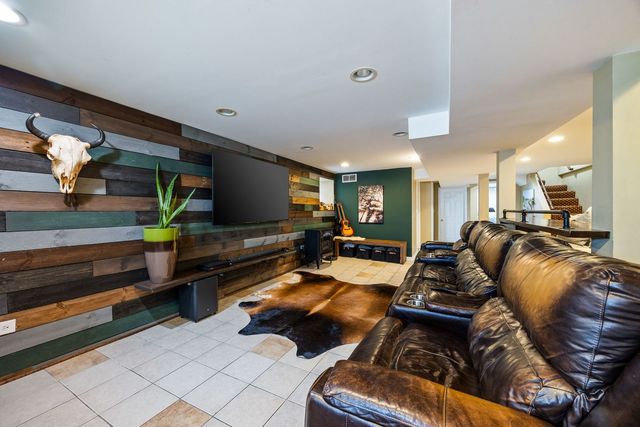 1725 E 84th Street, Chicago, IL 60617