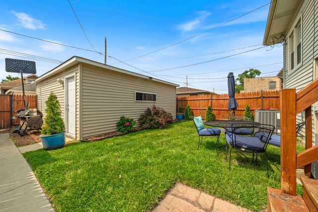 1725 E 84th Street, Chicago, IL 60617