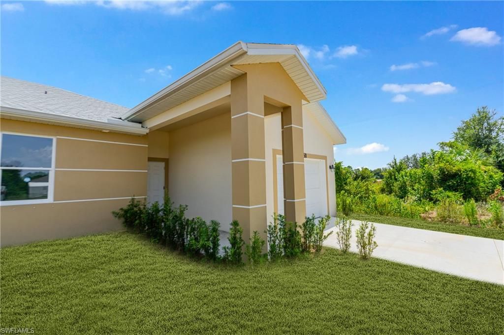 352 Pullman ST, LEHIGH ACRES, FL 33974 — photo 3
