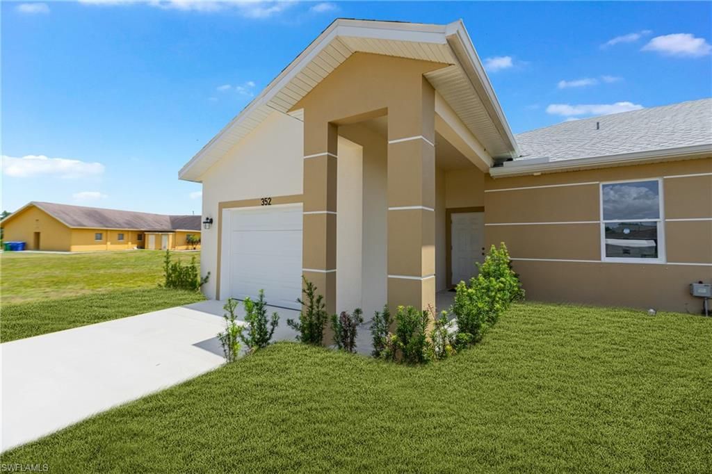 352 Pullman ST, LEHIGH ACRES, FL 33974 — photo 4