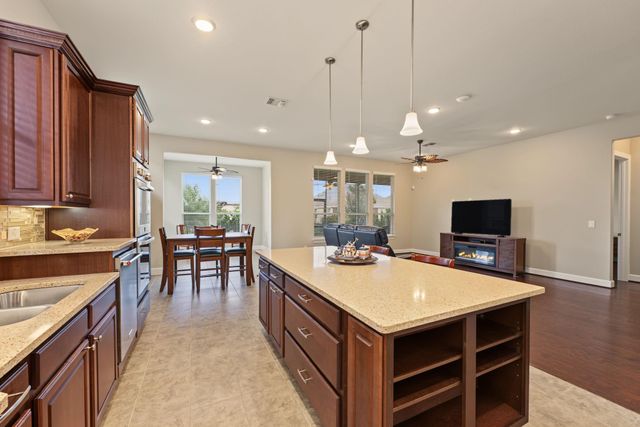 156 Wild Wick Way, The Woodlands, TX 77382