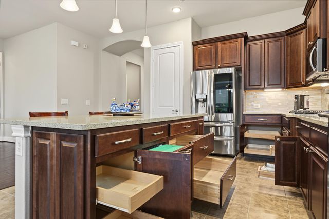 156 Wild Wick Way, The Woodlands, TX 77382