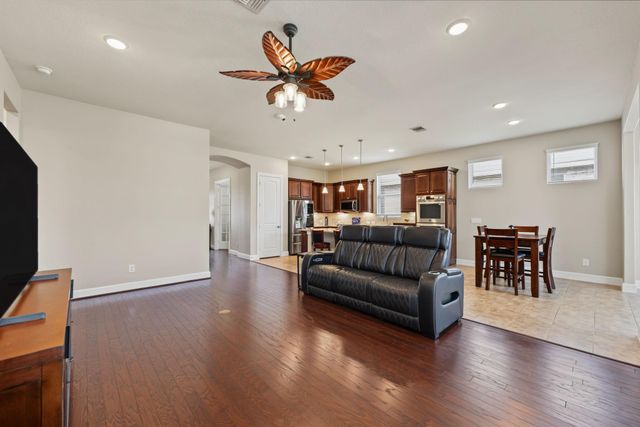 156 Wild Wick Way, The Woodlands, TX 77382