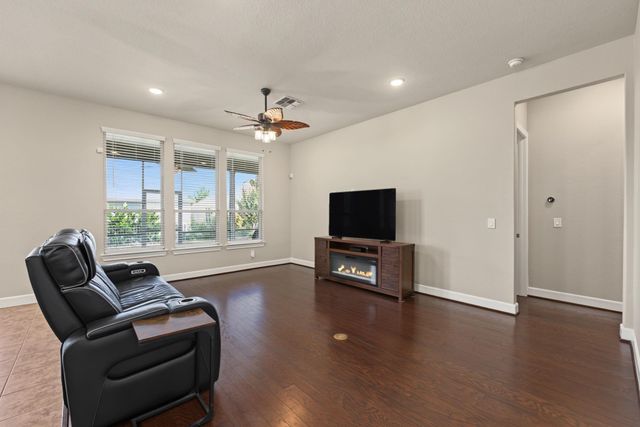 156 Wild Wick Way, The Woodlands, TX 77382