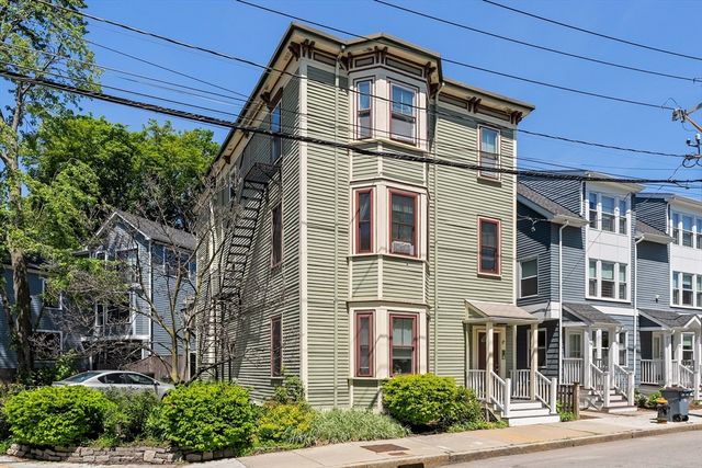 89 Call Street 3, Boston, MA 02130