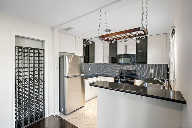 4832 COBIA DRIVE SE B, St Petersburg, FL 33705