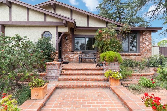 10637 Yarmouth, Granada Hills, CA 91344