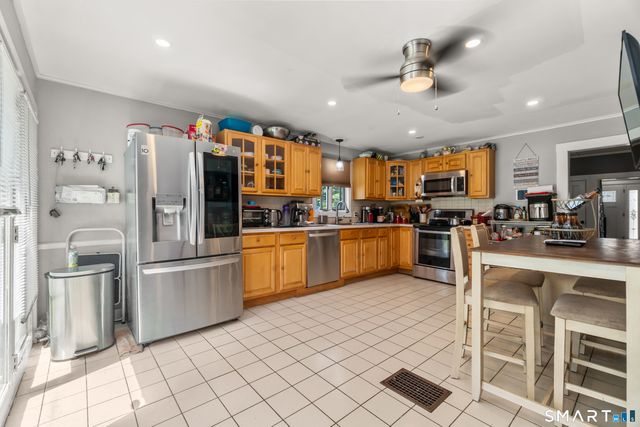 32 Union Street, Seymour, CT 06483