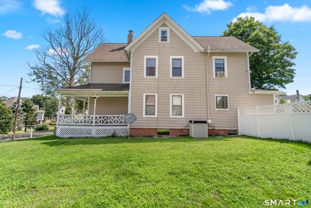 32 Union Street, Seymour, CT 06483