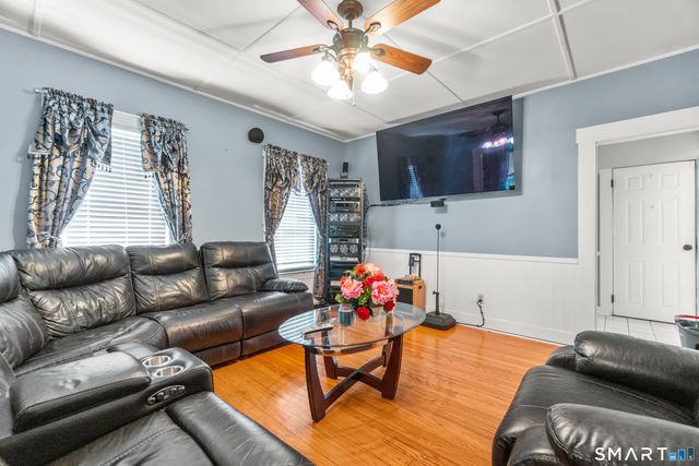 32 Union Street, Seymour, CT 06483
