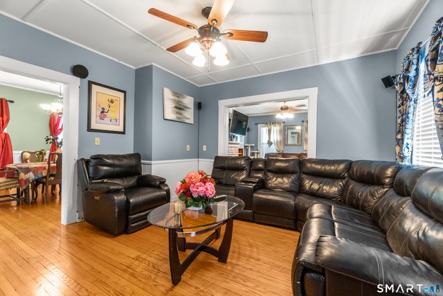 32 Union Street, Seymour, CT 06483