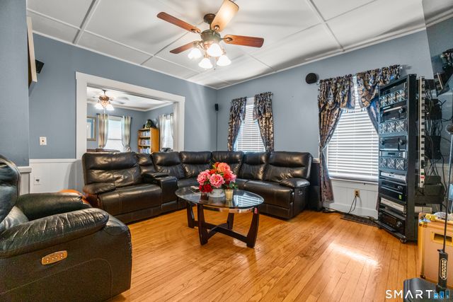 32 Union Street, Seymour, CT 06483