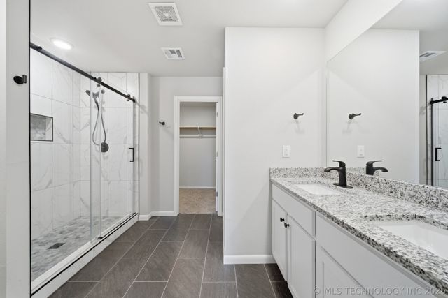 3306 Rushmore Circle, Bartlesville, OK 74006