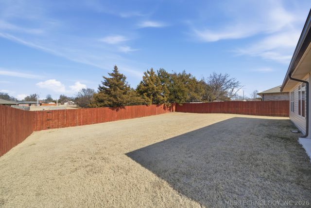 3306 Rushmore Circle, Bartlesville, OK 74006