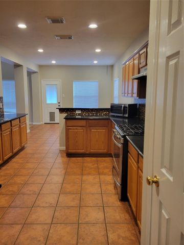 3715 Pinehurst Drive, Pearland, TX 77581