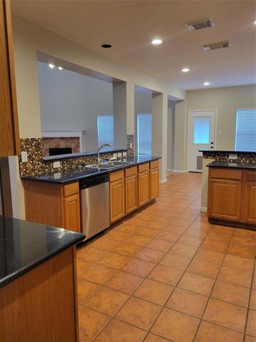 3715 Pinehurst Drive, Pearland, TX 77581