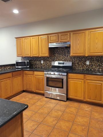 3715 Pinehurst Drive, Pearland, TX 77581