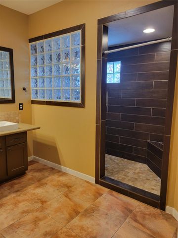 3715 Pinehurst Drive, Pearland, TX 77581