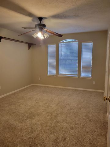 3715 Pinehurst Drive, Pearland, TX 77581