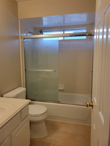 3715 Pinehurst Drive, Pearland, TX 77581