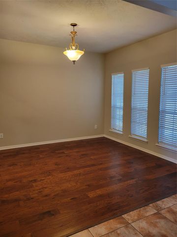 3715 Pinehurst Drive, Pearland, TX 77581