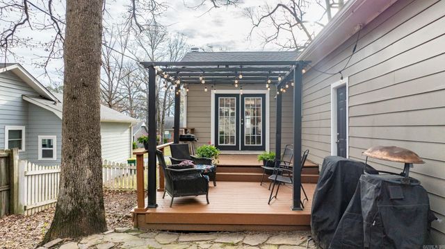 2 Cedar Ridge Court, Little Rock, AR 72211