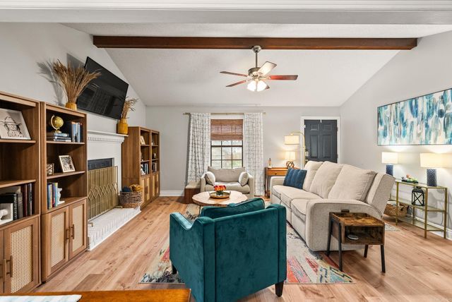 2 Cedar Ridge Court, Little Rock, AR 72211