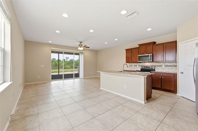 8961 TURNSTONE HAVEN PLACE, Tampa, FL 33619