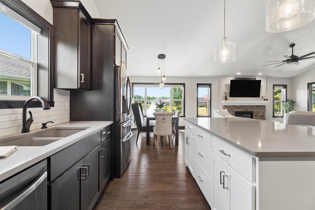 5078 N MILKWEED TRAIL, Appleton, WI 54913