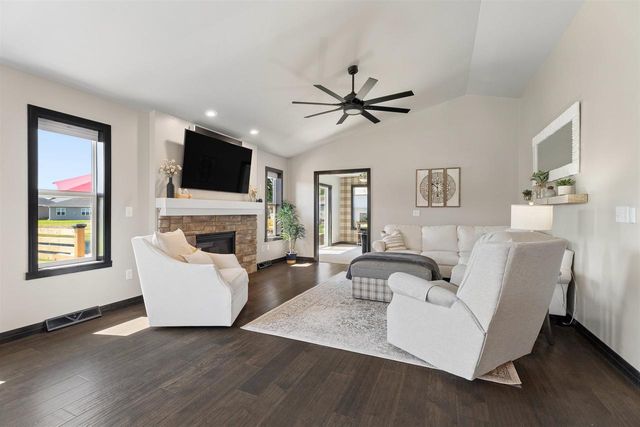 5078 N MILKWEED TRAIL, Appleton, WI 54913
