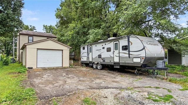 2419 Shelby Street, New Albany, IN 47130