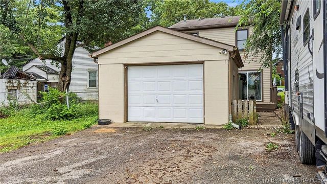2419 Shelby Street, New Albany, IN 47130