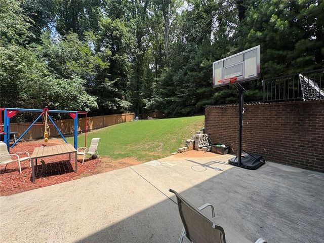 180 Village Green Court SW B, Lilburn, GA 30047