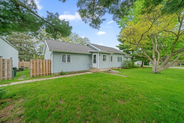 26 Cross Street, Bristol, IL 60512