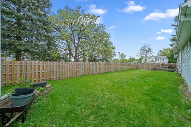 26 Cross Street, Bristol, IL 60512