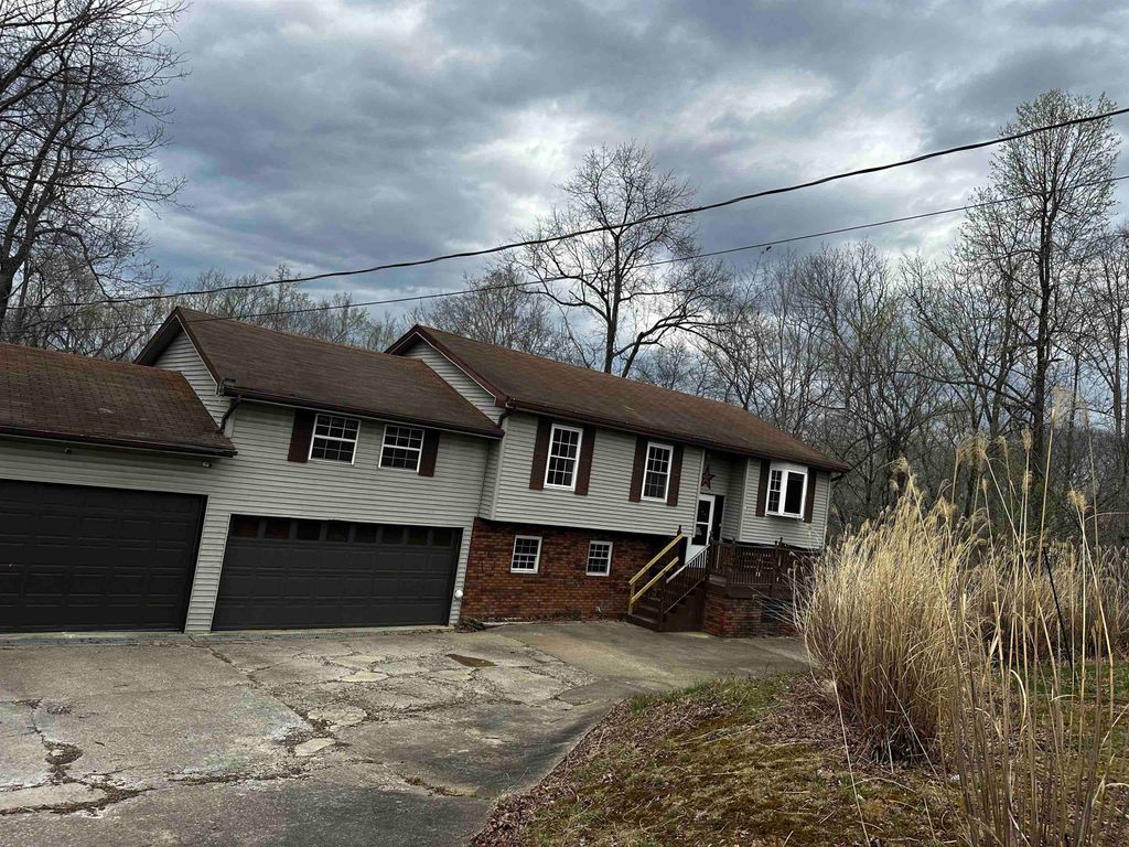 54 Hubbards Heights, Huntington, WV 25704