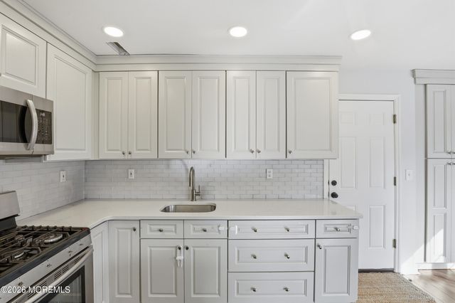 9 Stacy Court, Jackson, NJ 08527