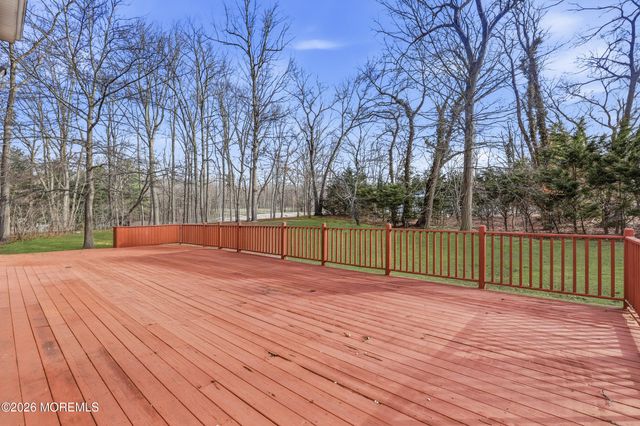 9 Stacy Court, Jackson, NJ 08527